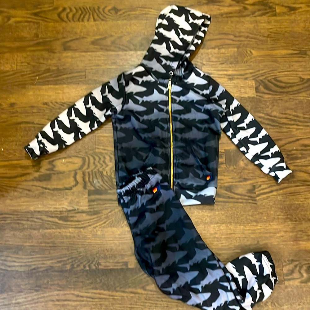 Aviator National Kids Shark Matching Set Size 6